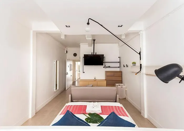 Miq_5br/silom Bts,mrt/wifi 1000mb/jacuzzi/16pax